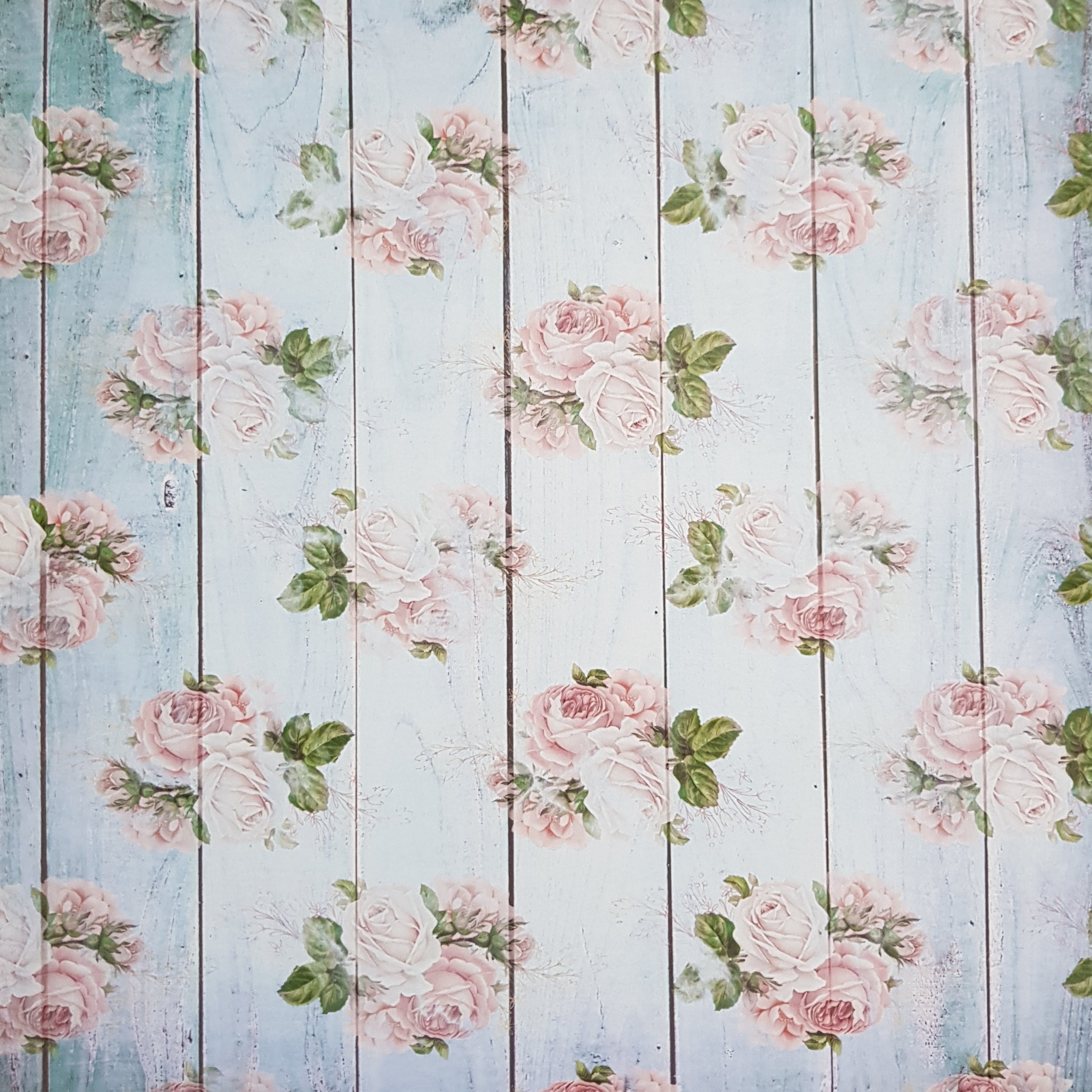 Paper Pad 200 g/m2 - 12’’ x 12’’ - Shabby Chic Wood Spezifikationen: 12’’ x 12’’ (30.5 cm x 30.5 cm) 200 g/m2 einseitig bedruckt säure- und ligninfrei Inhalt: 8 Blatt 8 Designs Einseitig bedruckt Dieses Paper Pad ist geeignet für: Karten Boxen 3D-Projekte Geschenkboxen & Verpackungen Plotten Scrapbooking