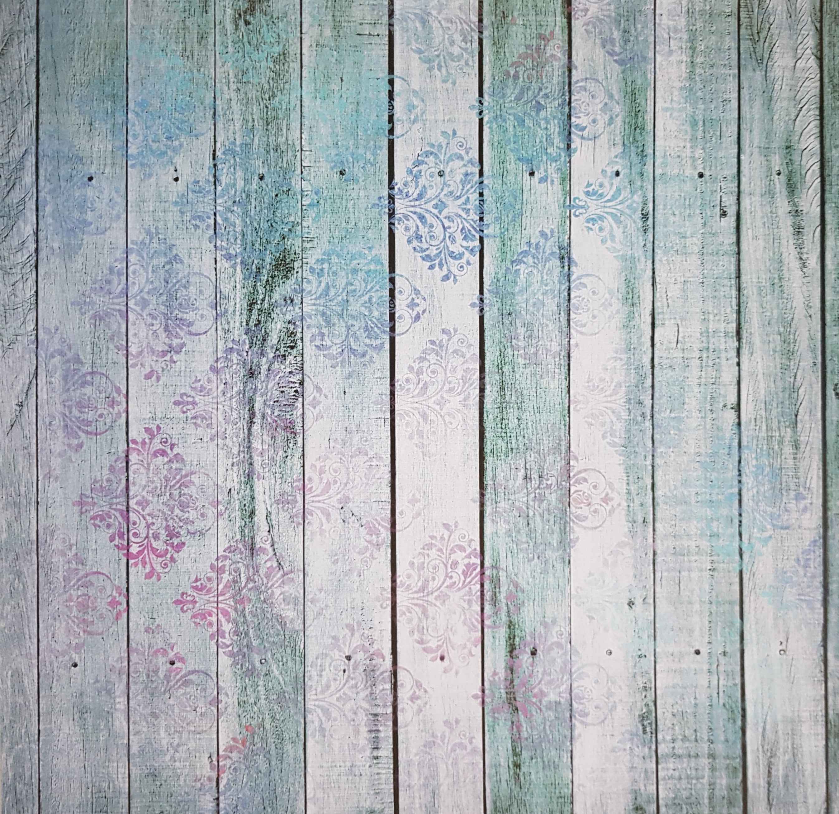 Paper Pad 200 g/m2 - 12’’ x 12’’ - Shabby Chic Wood Spezifikationen: 12’’ x 12’’ (30.5 cm x 30.5 cm) 200 g/m2 einseitig bedruckt säure- und ligninfrei Inhalt: 8 Blatt 8 Designs Einseitig bedruckt Dieses Paper Pad ist geeignet für: Karten Boxen 3D-Projekte Geschenkboxen & Verpackungen Plotten Scrapbooking