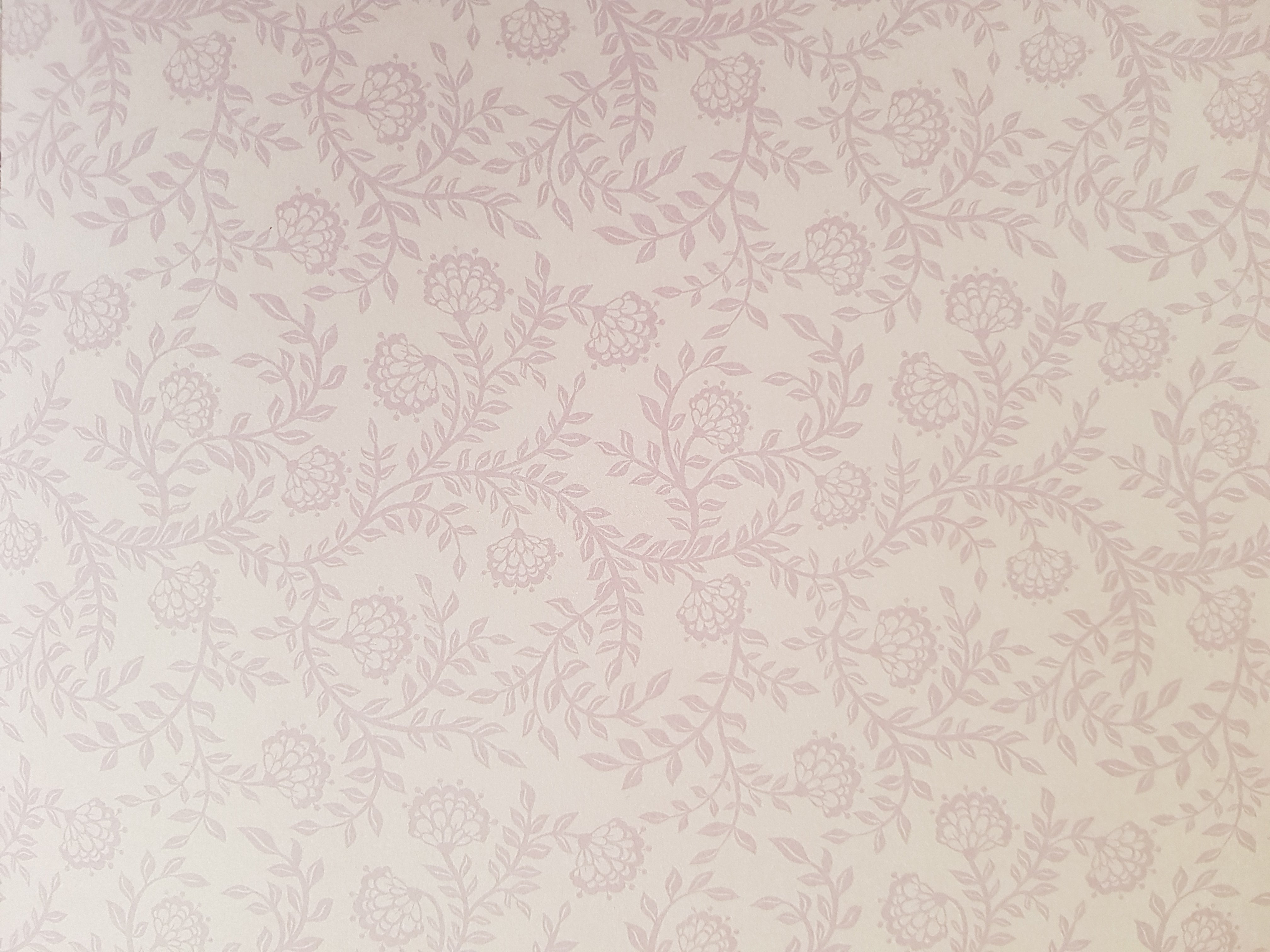Paper Pad 250 g/m2 - 12’’ x 12’’ - Soft Sweet Pink Spezifikationen: 12’’ x 12’’ (30.5 cm x 30.5 cm) 250 g/m2 beidseitig bedruckt lässt sich gut schneiden säurefrei Inhalt: 24 Bogen 24 Designs beidseitig bedruckt Dieses Paper Pad / Designpapier ist geeignet für: Karten Karten-Verzierungen Kuverts Geschenkboxen & Verpackungen Plotten