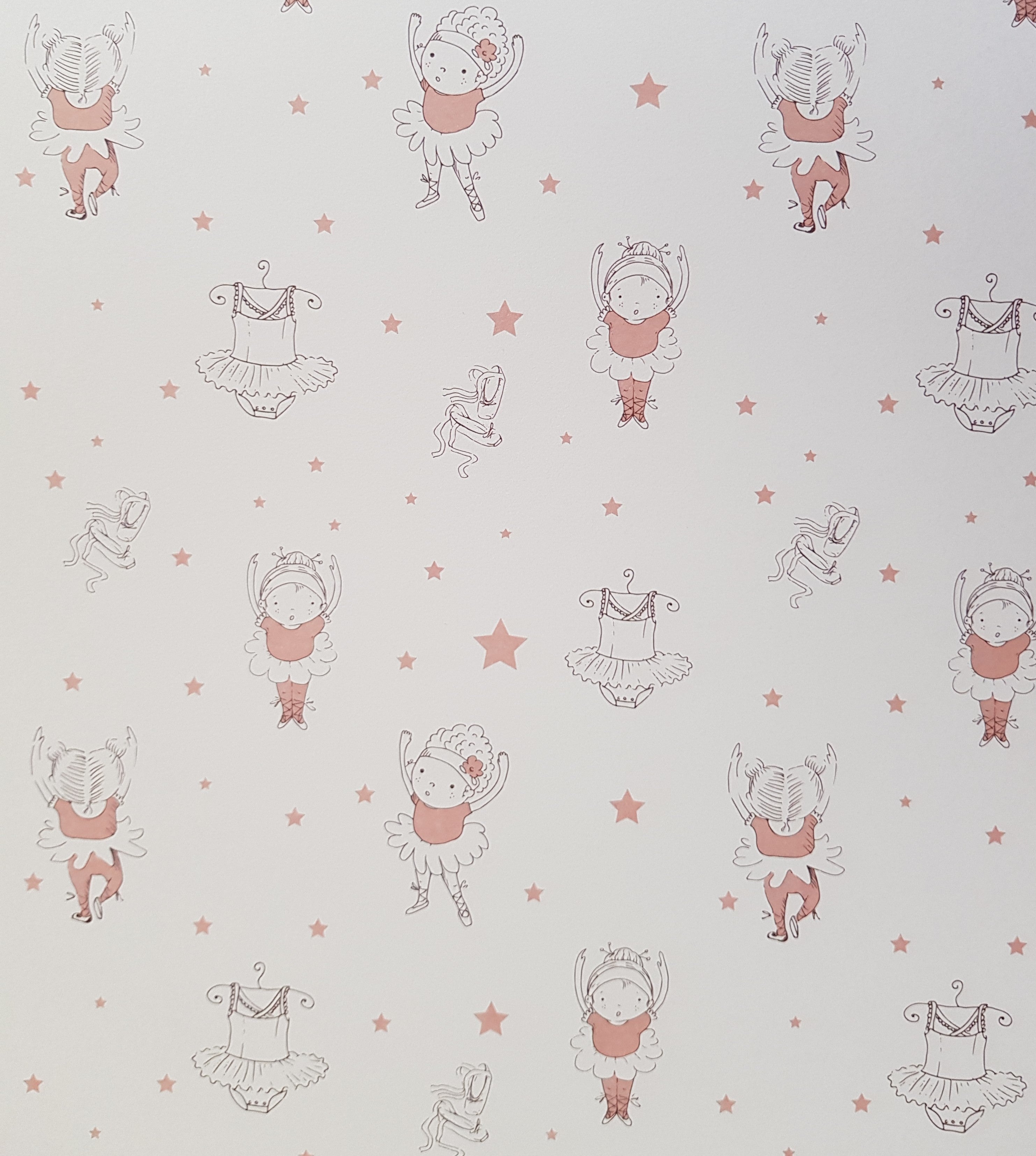 Paper Pad 250 g/m2 - 12’’ x 12’’ - Soft Sweet Pink Spezifikationen: 12’’ x 12’’ (30.5 cm x 30.5 cm) 250 g/m2 beidseitig bedruckt lässt sich gut schneiden säurefrei Inhalt: 24 Bogen 24 Designs beidseitig bedruckt Dieses Paper Pad / Designpapier ist geeignet für: Karten Karten-Verzierungen Kuverts Geschenkboxen & Verpackungen Plotten