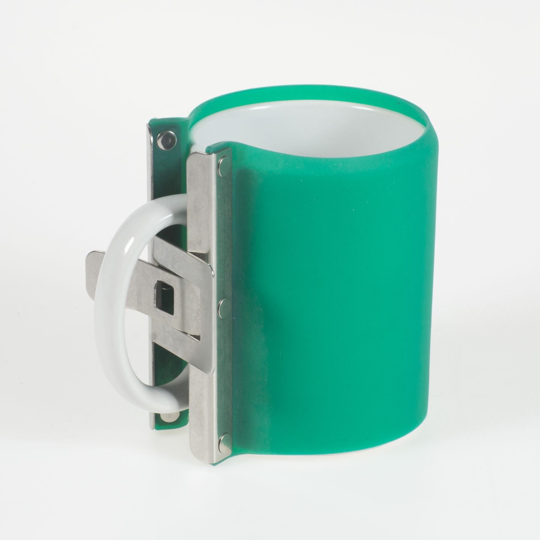 Crealive craftcut® Tassenmanschette für Tassen Diese Tassenmanschette ist für Tassen (Ø ca. 78 - 88 mm) geeignet und ist 115 mm hoch. Sie wird für den Einsatz im Backofen oder Heissluft Ofen benötigt, ideal für Anwender die keine eigene Tassenpresse besitzen. Inhalt: 1 craftcut® Tassenmanschette für Tassen Verarbeitungshinweis: Die zu verwendenden Presstemperaturen oder Zeiten sind, im Ofen, abhängig von den von Dir verwendeten Tassen, Tinten oder Papieren.