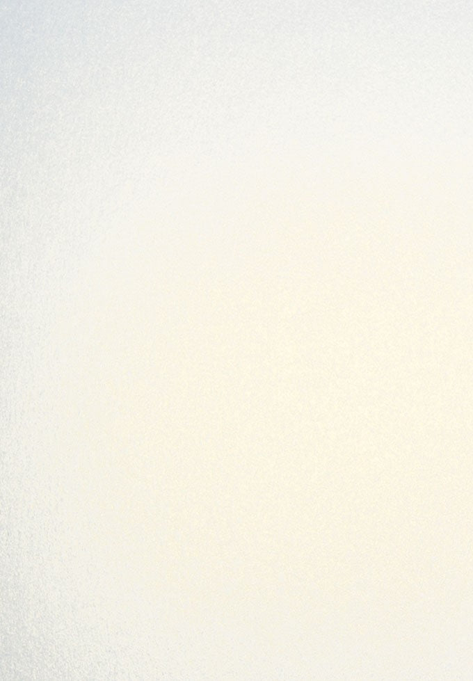 Papier 120 g/m2 - A4 - Metallic Perlweiss Spezifikationen: A4 (21.0 cm x 29.7 cm) 120 g/m2 beidseitig farbig (voll durchgefärbt) bedruckbar mit Ink- und Laserdrucker beschreibbar starke Farbgebung FSC zertifiziertes Papier säure- und ligninfrei Dieses Metallic Papier ist geeignet für: Karteneinlagen Karten-Verzierungen Plotten Scrapbooking