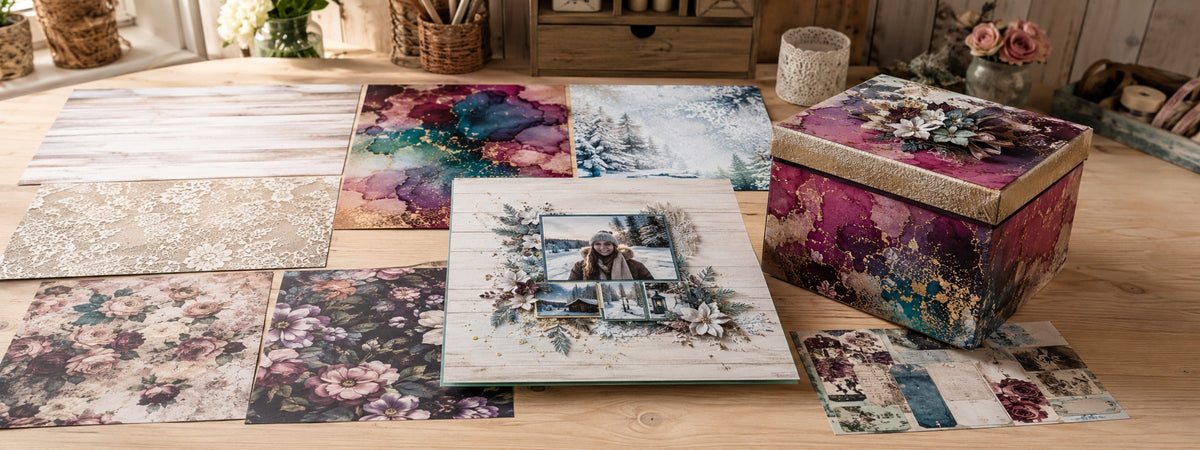 Entdecke Motivpapiere im klassischen Scrapbooking-Format 12″ × 12″ (30.5 cm x 30.5cm) - ideal für grossflächige Layouts, Geschenkboxen, Alben und vielseitige Papierprojekte.