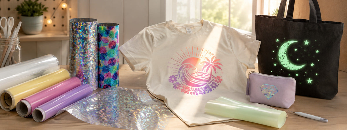 Effekt-Flexfolien mit Hologramm-, Farbwechsel-, Kristall- und Leuchteffekten auf T-Shirt, Tasche und Etui.