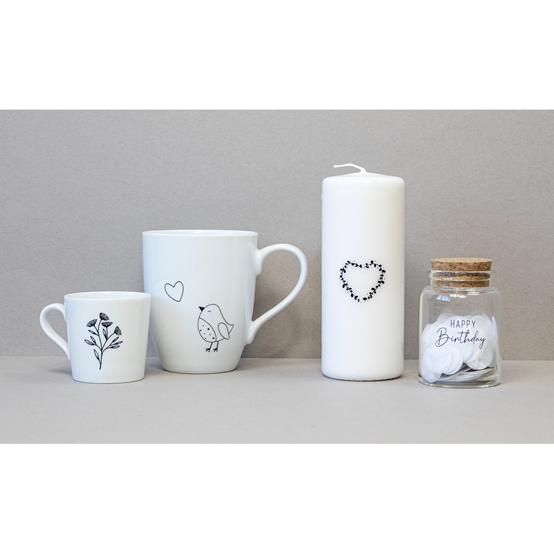 Crealive Wasserschiebefolie Transparent - Inkjet Gestalte deine Projekte mit Leichtigkeit und Kreativität - die Wasserschiebefolien von Artoz machen es möglich. Diese hochwertigen Folien ermöglichen es dir, einzigartige Designs und Motive auf verschiedene Oberflächen zu übertragen, sei es Glas, Keramik, Holz oder andere Materialien. Tauche ein in die Welt der Wasserschiebefolien von Artoz und verleihe deinen DIY-Projekten eine persönliche Note und professionelles Finish.    Inhalt: - 10 Blatt  