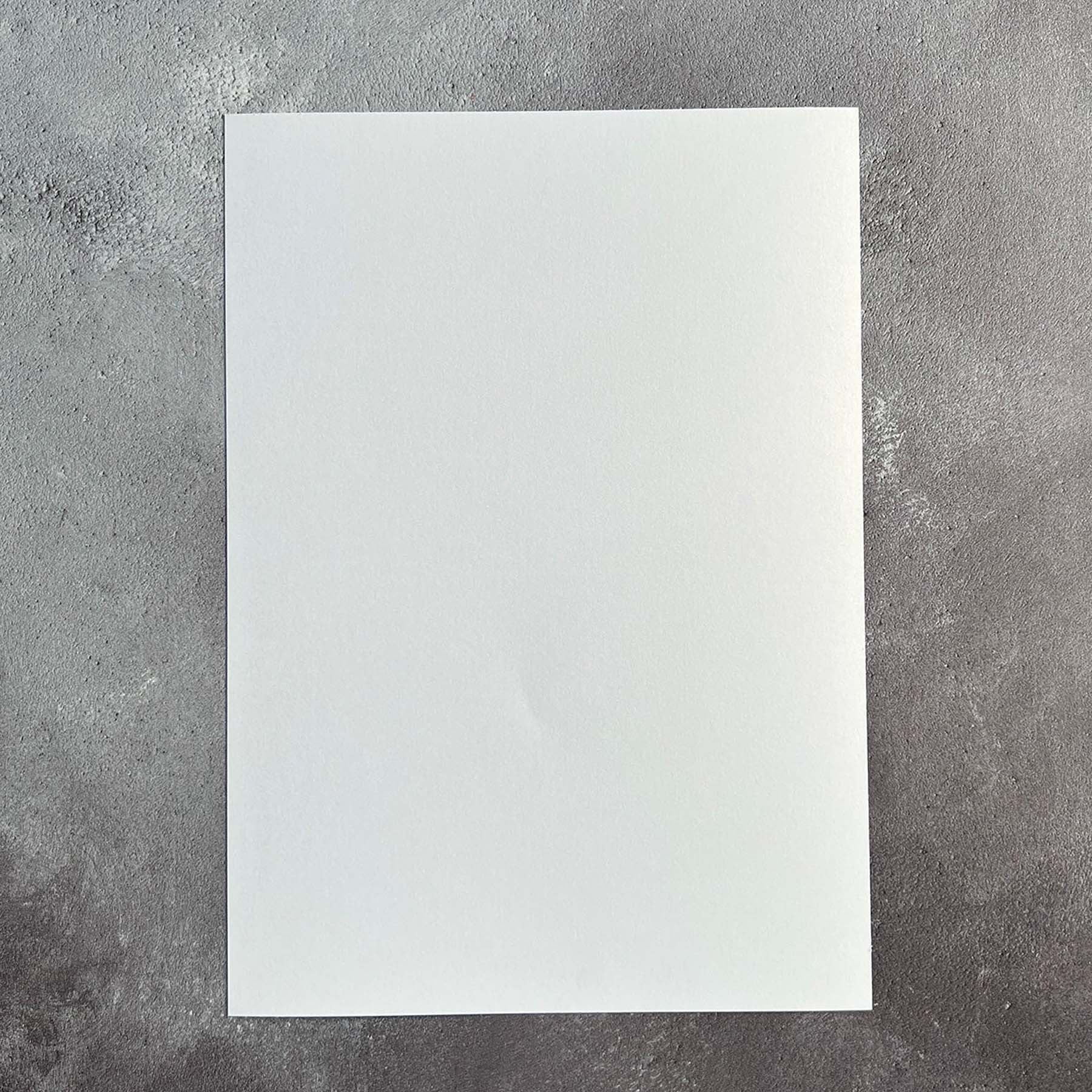 Crealive Pearl Paper 240 g/m2 - A4 - Ice White

Inhalt:
•	1 Blatt

Spezifikationen:
•	A4 (21.0 cm x 29.7 cm)
•	240 g/m2
•	beidseitig gefärbt
  
Pearl-Karton ist geeignet für:
•	edle Karten
•	Karten-Verzierungen (ein scharfes Messer verwenden)
•	kleine Geschenkboxen
•	Plotten
•	Scrapbooking
 
Das Pearl Papier von Paper Favourites schimmert wunderschön und du kannst daraus ganz besondere Karten, Verzierungen für Karten, Geschenkboxen und vieles mehr gestalten. 
