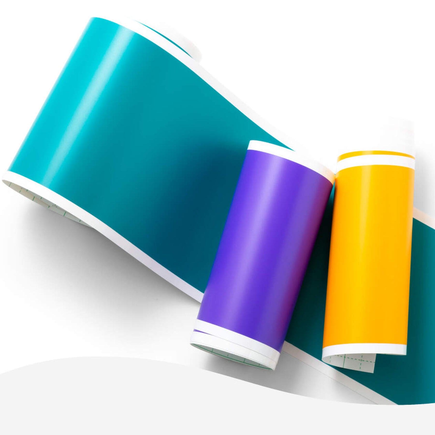 Crealive Cricut Joy Smart Vinylfolie Permanent - Violett matt   Die Smart Vinylfolie von Cricut funktioniert ohne Schneidematte. Du kannst sie also einfach in die Joy einlegen & loslegen. Sie lässt sich leicht Entgittern und mühelos übertragen.     Inhalt:  1 Rolle Cricut Joy Smart Vinylfolie 13.9 x 121.9 cm (5.5" x 48")    Spezifikationen:  Cricut Joy Smart Vinylfolie  Farbe: Violett selbstklebend permanent; hält bis zu 3 Jahren Grösse: 13.9 x 121.9 cm (5.5" x 48") wasser- und lichtbeständig
