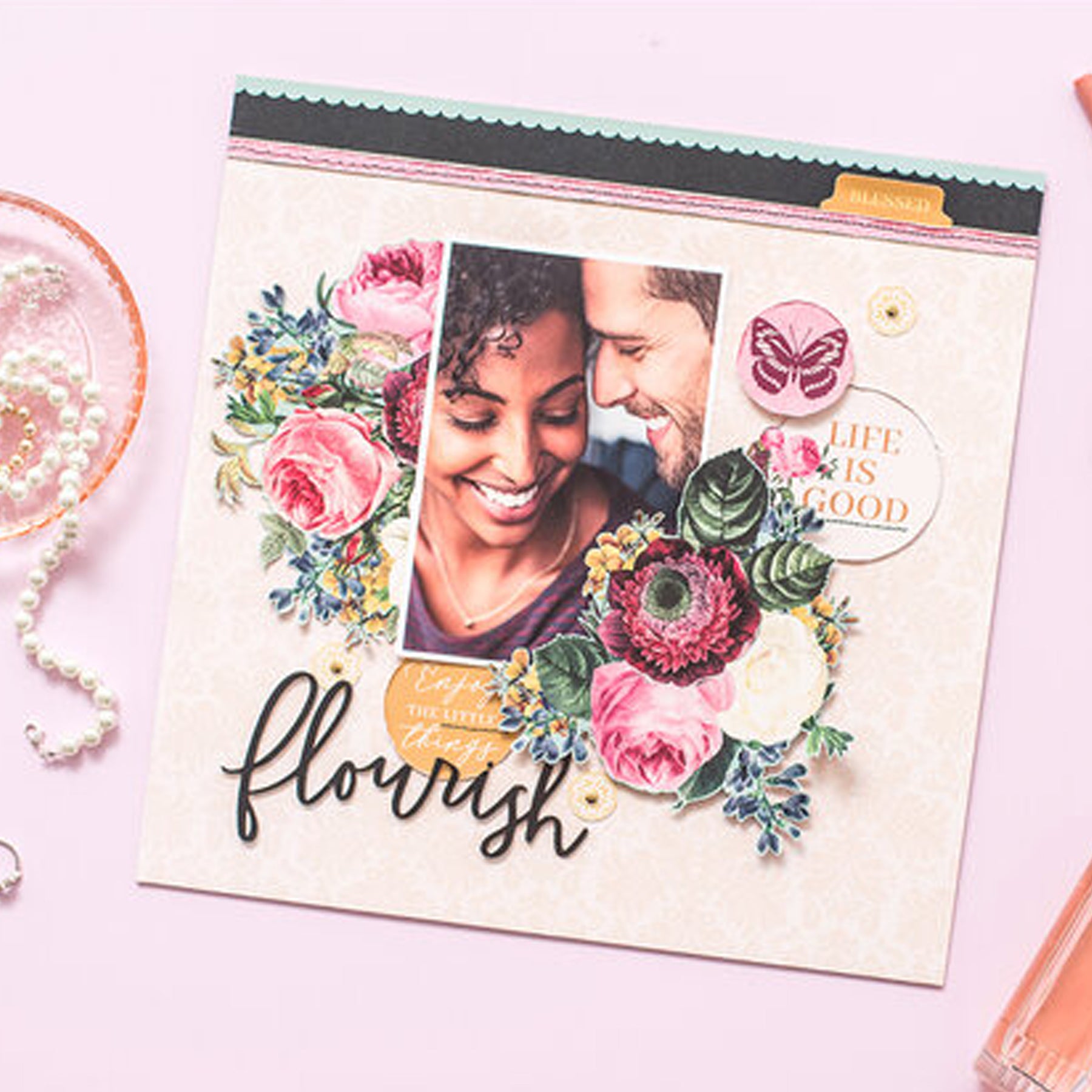 Crealive Designpapier 170 g/m2 - 12’’ x 12’’ -  Floral Couture

Inhalt:
•	36 Blätter
 
Spezifikationen:
•	12’’ x 12’’ (30.5 cm x 30.5 cm)
•	170 g/m2
•	36 Blätter
•	mit Folien-Akzenten
•	beidseitig bedruckt
•	lässt sich gut schneiden

Dieses Designpapier / Motivpapier ist geeignet für:
•	Karten-Verzierungen
•	Verzierungen von Verpackungen, Geschenkboxen, etc.
•	Plotten
•	Stanzen
•	Scrapbooking
•	Mixed Media
•	Journaling
