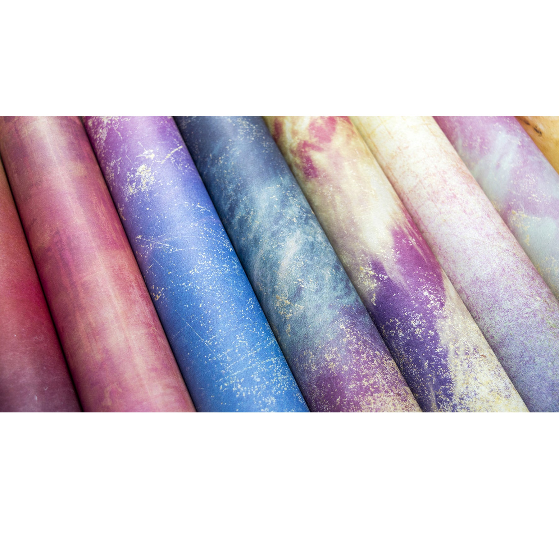 Crealive Premium Paper Pad 180 g/m2 -  6’’ x 6’’ - Retro Summer  Inhalt:  40 Bogen 20 Designs beidseitig bedruckt    Spezifikationen:  6’’ x 6’’ (15.25 cm x 15.25 cm) 180 g/m2 beidseitig bedruckt säure- und ligninfrei 20 Designs