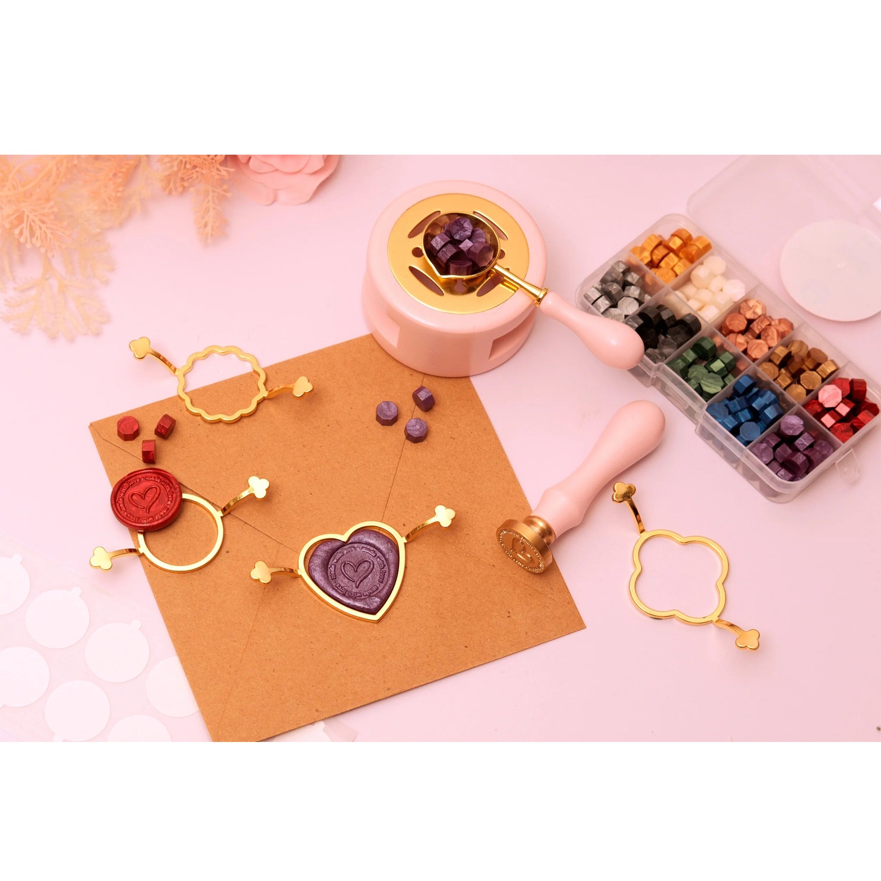 Crealive Wachsperlen - Metallic

Inhalt:
•	1 Box mit 10 Farben à 7 Gramm
 
Spezifikationen:
•	Siegelwachs
•	metallisch schimmernde Wachsperlen
•	Farben: Gold, Creme, Rosé Gold, Champagner, Rot, Silber, Schwarz, Grün, Blau & Violett
•	pro Siegel benötigst du ca. 2-3 Wachsperlen

Die Wachsperlen sind geeignet für:
•	Siegel
•	Highlights auf Karten oder Verpackungen
 
Marke: Studio Light

Verziere deine Briefe, Karten und Verpackungen mit traumhaften Siegel aus diesen Wachsperlen. In diesem Set sind 10 metallis