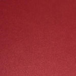 Crealive Cardstock 300 g/m2 - 12’’ x 12’’ - Karminrot Metallic  Spezifikationen:  12’’ x 12’’ (30.5 cm x 30.5 cm) 300 g/m2 beidseitig farbig (voll durchgefärbt) bedruckbar mit Ink- und Laserdrucker (bitte beim Drucker erst die möglichen Papiergewichte prüfen) beschreibbar starke Farbgebung FSC Mix oder Recycled Credit (je nach Papierart) zertifiziertes Papier säure- und ligninfrei     Dieses Metallic Cardstock ist geeignet für:  Karten Karten-Verzierungen Plotten Stanzen Prägen Geschenkboxen Scrapbooking