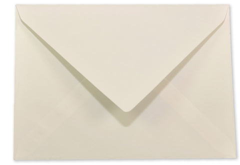 Kuvert / Briefumschlag 120 g/m2 - DIN A5 - elfenbein  Spezifikationen:  Format: DIN A5 Grösse: 156 x 220 mm 120 g/m2 ohne Fenster Nassklebung oder Lasche zum Einstecken beidseitig farbig (voll durchgefärbt) bedruckbar mit Ink- und Laserdrucker beschreibbar glatte Oberfläche