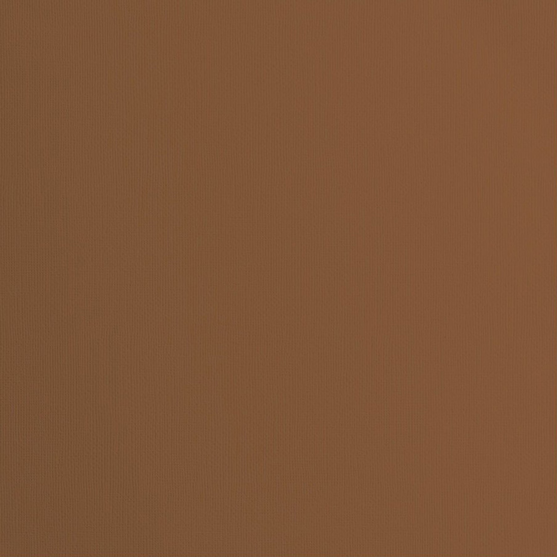 Crealive Cardstock Basic 216 g/m2 - 12’’ x 12’’ - Umber Struktur  Spezifikationen:  12’’ x 12’’ (30.5 cm x 30.5 cm) 216 g/m2 beidseitig farbig (voll durchgefärbt) beschreibbar säurefrei glattes Papier mit strukturierter Oberfläche    Dieses Cardstock / Bastelpapier ist geeignet für:  Karten Karten-Verzierungen Plotten Stanzen Prägen Geschenkboxen Bastelpapier für die Schule oder Kindergarten Scrapbooking
