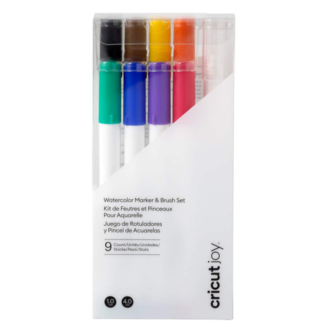 Crealive Cricut Joy Set mit Aquarellstiften & -pinsel 1.0 mm / Watercolor Marker & Brush Set     Inhalt:  8 Aquarellstifte 1.0 mm 1 Wassertankpinsel 4.0 mm    Spezifikationen:  1.0 mm (mittlere Spitze) Farben: Grün, Blau, Violett, Rot, Orange, Gelb, Braun & Schwarz wasserbasiert säurefrei ungiftig entspricht ASTM D-4236    Anleitung:  Design auswählen Stift in die Halterung Loslegen