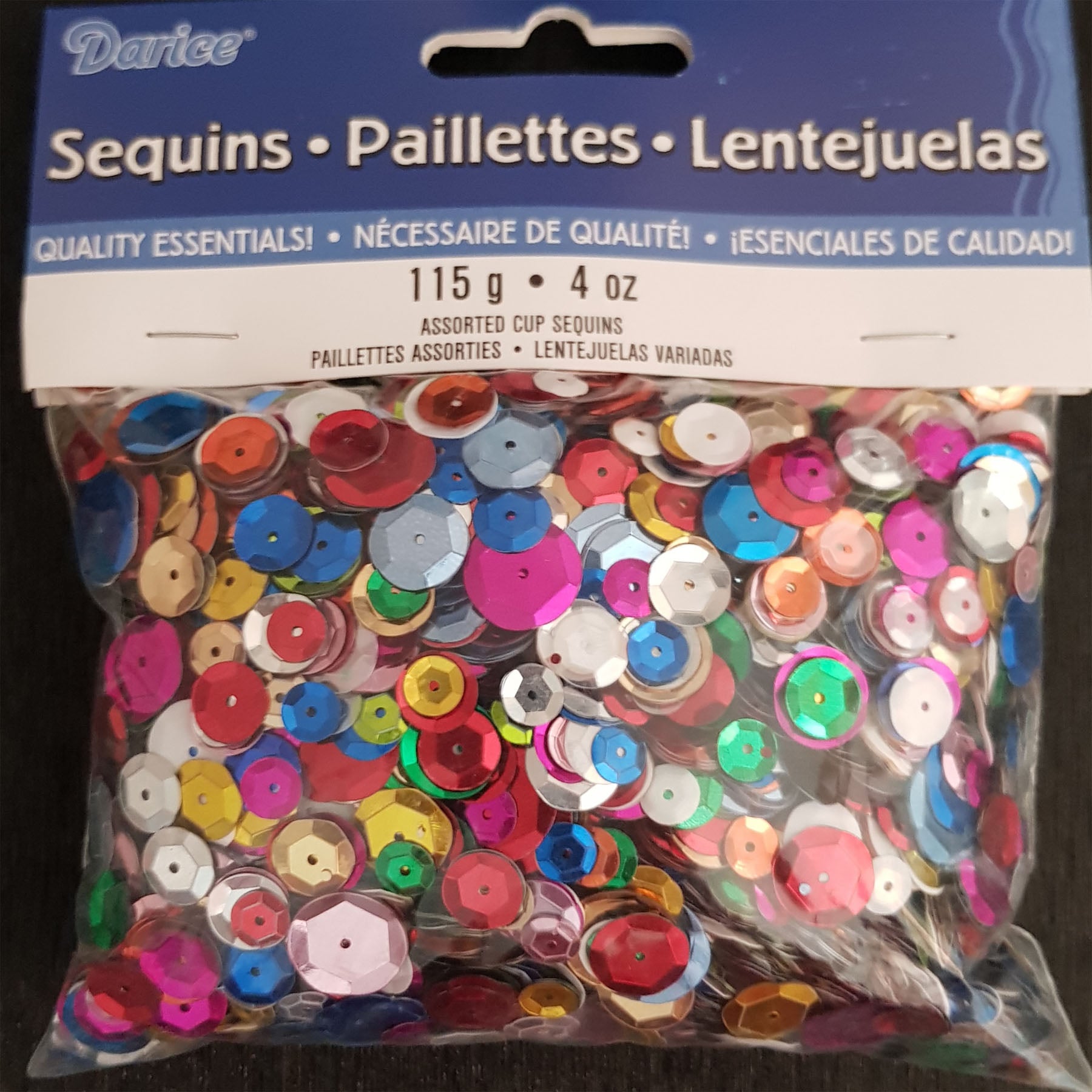 Crealive Pailletten - Assortiert 115g  Die Pailletten könnt ihr super zum Dekorieren und Verzieren von Karten, Scrapbooking Seiten oder für Schüttelkarten benutzen.     Inhalt:  115g bunte Pailletten     Pailletten sind geeignet für:  Karten Karten-Verzierungen Schüttelkarten Plotten Scrapbooking