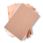 Crealive Sizzix Opulent Cardstock - Rosé Gold  Inhalt:  50 Bögen    Spezifikationen:  8’’ x 11.5’’ (20.32 cm x 29.21 cm) 250 g/m2 10 Bögen Spiegelkarton 10 Bögen Matt-Metallic 10 Bögen gebürstete Metall-Optik 10 Bögen Glitzer 10 Bögen Perlmutt-Glanz Farbe: Rosé Gold    Diese verschiedenen Papiere sind geeignet für:  Karten Karten- Verzierungen Geschenkboxen & Verpackungen Plotten Scrapbooking Stanzen Prägen