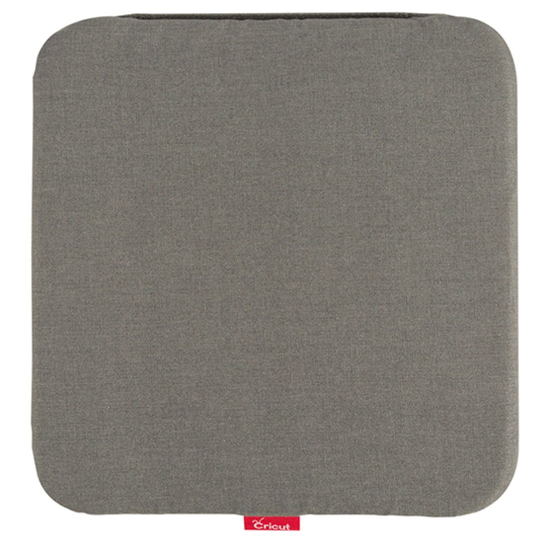 Cricut EasyPress Matte - 12" x 12" - eine grossartige Matte aus vielen Schichten!   Schütze Deine Arbeitsfläche und erziele einwandfreie Ergebnisse beim Pressen von Bügelfolien oder Infusible Ink Sheets, mit diesem unverzichtbaren 30,5 x 30,5 cm grossen Zubehör zur Cricut EasyPress™. Nähte, Knöpfe und andere Unebenheiten werden durch diese Matte beim Pressen ausgeglichen. 