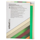 Crealive Cricut Joy Einlegekarten R20 - 8 Stück - Cameron mit Foil Transfer    Inhalt:  8 Karten im Format 4.25" x 5.5" (10.8 cm x 14.0 cm) (zusammengeklappt) - Kartenfarben: 4 Cream und 4 Khaki 8 Einlagen im Format 4" x 5.25" (10.2 cm x 13.3 cm) - Einlagefarben: 4 Deep Green Metallic & 4 Maroon 8 Transferfolien im Format 3.75" x 5" (9.5 cm x 12.7 cm) - 4 Rose Gold & 4 Emerald 8 Umschläge in 4.4" x 5.75" (11.1 cm x 14.6 cm) - Farbe: Weiss    Cricut Joy Einlegekarten sind geeignet für:  Karten