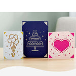 Crealive Cricut Einlegekarten S40 - 35 Stück - Sensei  Inhalt:  35 Karten im Format 4.75" x 4.75" (12.1 cm x 12.1 cm) (zusammengeklappt) - Kartenfarben: 12 x Dämmerung, 12 x Tulpe und 11 x Puderblau 35 Einlagen im Format 4.5" x 4.5" (11.4 cm x 11.4 cm) - Einlagefarben: 12 x Senf, 11 x Party Pink & 12 x Khaki 35 Umschläge in 5" x 5" (11.4 cm x 11.4 cm) - Farbe: Weiss    Cricut Einlegekarten sind geeignet für:  Karten Einladungen