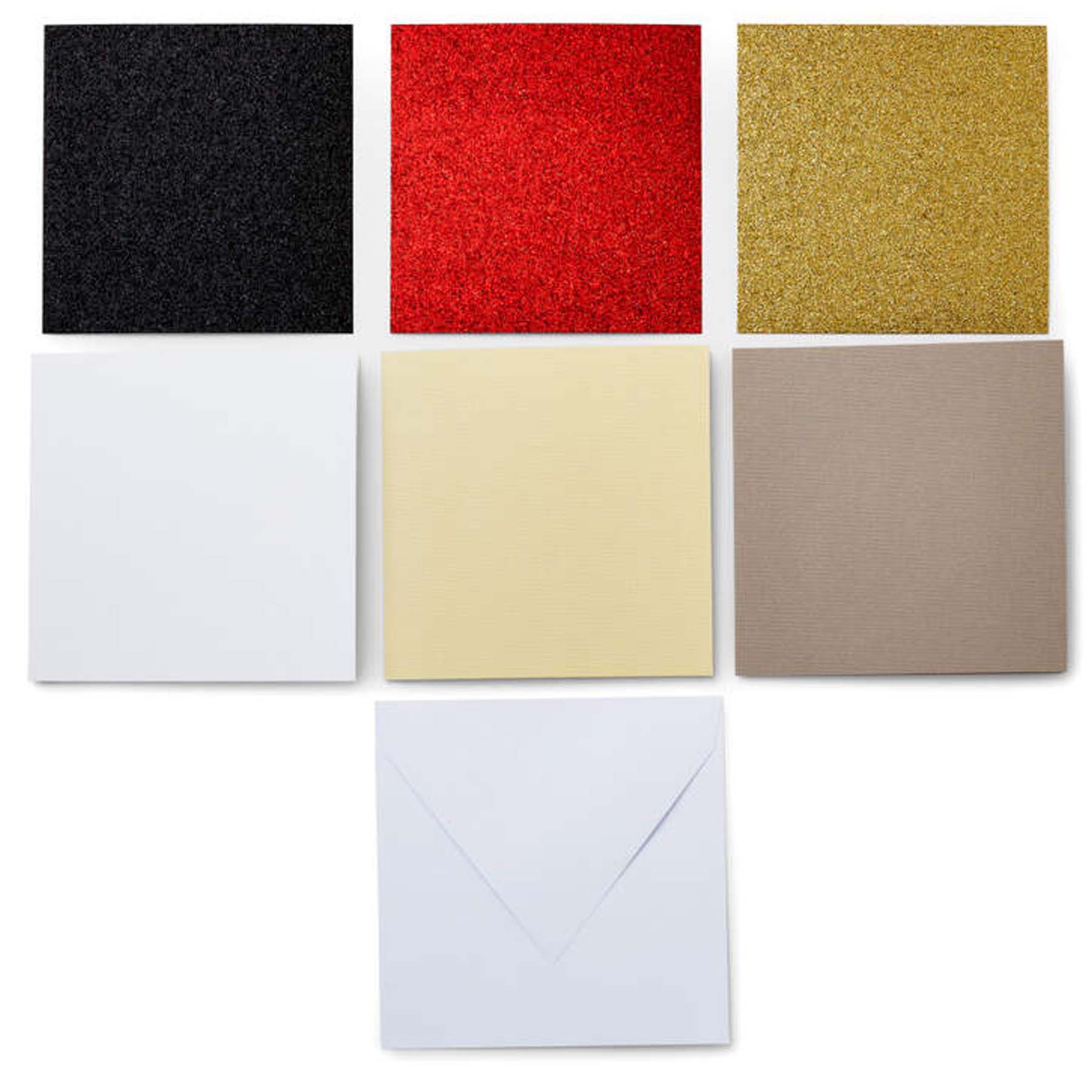 Crealive Cricut Einlegekarten S40 - 35 Stück - Glitz & Glam  Inhalt:  35 Karten im Format 4.75" x 4.75" (12.1 cm x 12.1 cm) (zusammengeklappt) - Kartenfarben: 12 x Taupe, 12 x Weiss und 11 x Creme 35 Einlagen im Format 4.5" x 4.5" (11.4 cm x 11.4 cm) - Einlagefarben: 12 x Glitzer Schwarz, 11 x Glitzer Rot und 12 x Glitzer Gold 35 Umschläge in 5" x 5" (12.7 cm x 12.7 cm) - Farbe: Weiss    Cricut Einlegekarten sind geeignet für:  Karten Einladungen