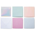 Crealive Cricut Einlegekarten S40 - 35 Stück - Princess  Inhalt:  35 Karten im Format 4.75" x 4.75" (12.1 cm x 12.1 cm) (zusammengeklappt) - Kartenfarben: 9 x Tulpe, 9 x Puderblau, 9 x Whispering Blue und 8 x Lavendel 35 Einlagen im Format 4.5" x 4.5" (11.4 cm x 11.4 cm) - Einlagefarben: 35 x Silber holografisch 35 Umschläge in 5" x 5" (12.7 cm x 12.7 cm) - Farbe: Weiss    Cricut Einlegekarten sind geeignet für:  Karten Einladungen