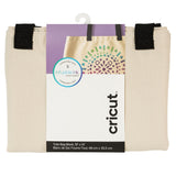 Crealive Cricut Infusible Ink Einkaufstasche / Tote Bag - 48 cm x 35,5 cm  Spezifikationen:  1 Cricut Infusible Ink Einkaufstasche / Tote Bag Grösse: 48 cm x 35,5 cm 100% Polyester    Die Infusible Ink Einkaufstasche ist geeignet für:  Infusbile Ink / Sublimation für glatte, nahtlose Transfers, die nicht knittern oder abblättern    Inhalt: 1 Cricut Infusible Ink Einkaufstasche / Tote Bag