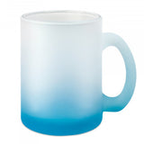 Crealive Glastasse mit Farbverlauf - Blau  Eine ganz spezielle Glastasse mit satinierter Oberfläche und lebendigen Farbverlaufe für deine individuelle Kreation. Die Tasse ist ein echter Hingucker und zieht die Blicke magisch auf sich. Perfekt für besondere Anlässe oder als Werbeträger; halt überall da, wo Kaffee, Tee und sonstige Heissgetränke gerne getrunken werden. Mache diese 'frostige' Tasse zu einem wunderschönen Unikat!