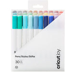 Cricut Joy 30 Zeichenstifte 0.4 - Permanent Fine Point Pen Set     Inhalt:  30 Zeichenstifte    Spezifikationen:  0.4 (feine Spitze) Farben: Schwarz, Gelb, Blau, Rot, Grün, Saurem Apfel, Zuckermais, Blaubeere, Zuckerkristall, Sehr Beere, Kaktusrosa, Blauer Haube, Lavendel, Geißblatt, Salbei, Gürteltier, Geode, Ziegel , Adobe Clay, Mokassin, Jade, Edelsteinblau, Wein, Pink Crystal, Koralle, Tawny, Magenta, Hellgrün, Helltürkis & Türkis wasserbasiert säurefrei ungiftig nach dem Trocknen permanent