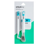 Crealive Cricut Joy Werkzeug / Tool Set 3-teilig  Bei dem Werkzeug / Tool Set von Cricut bekommst Du 3 hochwertige Tools, die dir die Arbeit mit Deinem Joy noch einfacher und effizienter gestalten. Wie gewohnt wird auch hier nicht am Design gespart, so dass die Optik und der Schutz nicht zu kurz kommen.     Das Tool Set beinhaltet:  1 Weeder / Entgitterhaken 1 Spatel kann dir das Lösen des Materials von der Schneidematte erleichtern 1 Scraper / Schaber, 