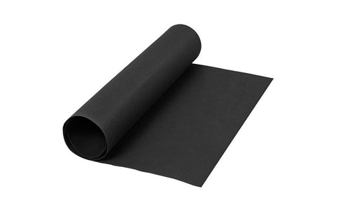 Kunstlederpapier - Schwarz    Spezifikationen:  Gewicht: 350 g/m2 Grösse: 50 x 100 cm Mischung aus Papier und Stoff (Cellulose und Latex) lederähnliche Struktur ist im feuchten Zustand einfacher zu bearbeiten Rückseite ist bügelbar    Kunstlederpapier kannst Du sehr vielseitig einsetzen. Ob Handyhüllen, coole Taschen, Label, Accessoires und vieles Mehr! Du kannst es beinahe grenzenlos einsetzen. 