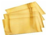 Prägefolie 70my - Gold     Inhalt:  1 Prägefolie Farbe: Gold    Spezifikationen  Prägefolie 0.07 mm (70 Micron) dick 18,5 cm (B) x 29,5 cm (H) Prägen Biegen Schneiden