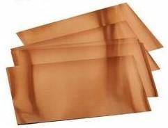 Inhalt:  1 Prägefolie Farbe: Kupfer    Spezifikationen  Prägefolie 0.07 mm (70 Micron) dick 18,5 cm (B) x 29,5 cm (H) Prägen Biegen Schneiden