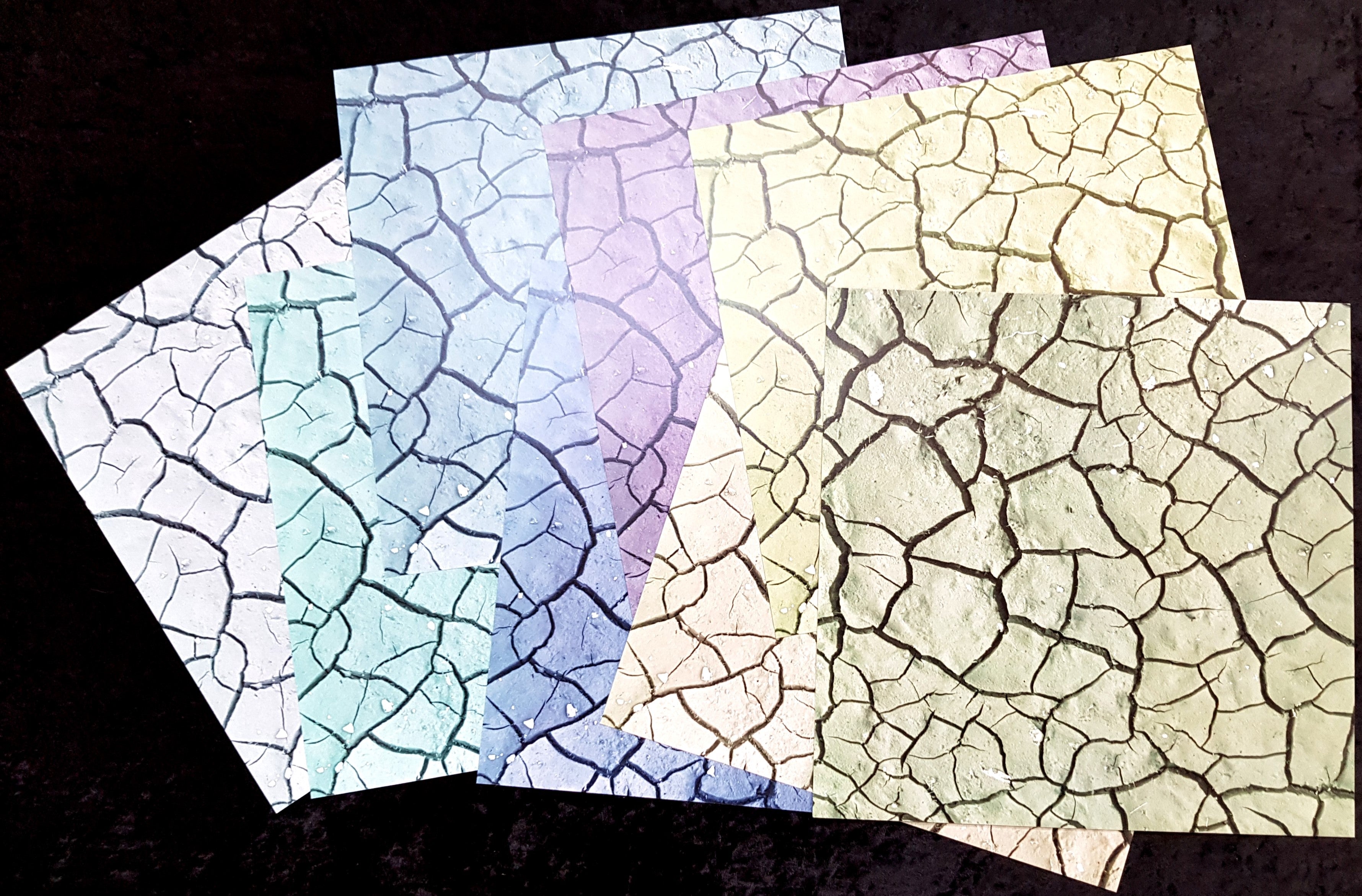 Crealive Paper Pad 200 g/m2 - 12’’ x 12’’ - Scorched Earth

Inhalt:
•	8 Blatt
•	8 Designs
 
Spezifikationen:
•	12’’ x 12’’ (30.5 cm x 30.5 cm)
•	200 g/m2
•	einseitig bedruckt
•	säure- und ligninfrei
 
Dieses Paper Pad ist geeignet für:
•	Karten
•	Boxen
•	3D-Projekte
•	Geschenkboxen & Verpackungen
•	Plotten
•	Scrapbooking
•	Basteln mit Kindern
