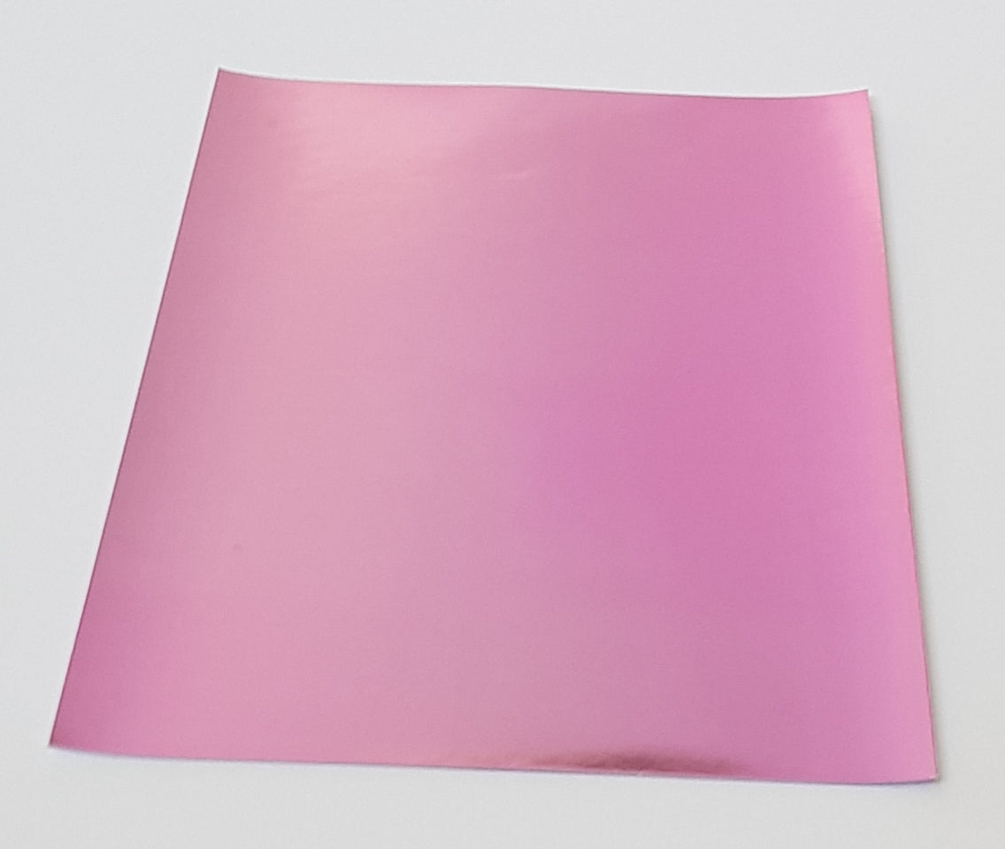 Metallic Papier selbstklebend - A5 - Pinks   Selbstklebendes Papier in 5 verschiedenen glänzenden Farben. Das Set enthält insgesamt 20 Blätter (4 x 5 Farben) in der Grösse A5 (14,8 cm x 21,0 cm).      Inhalt:  20 Blätter 4 Blätter pro Farbe Farben: Rot, Pink, Violett, Rosa & Flieder    Das selbstklebende Papier ist geeignet für:  Scrapbooking-Seiten Geburtstagskarten Einladungen Dekorationen Stanzen