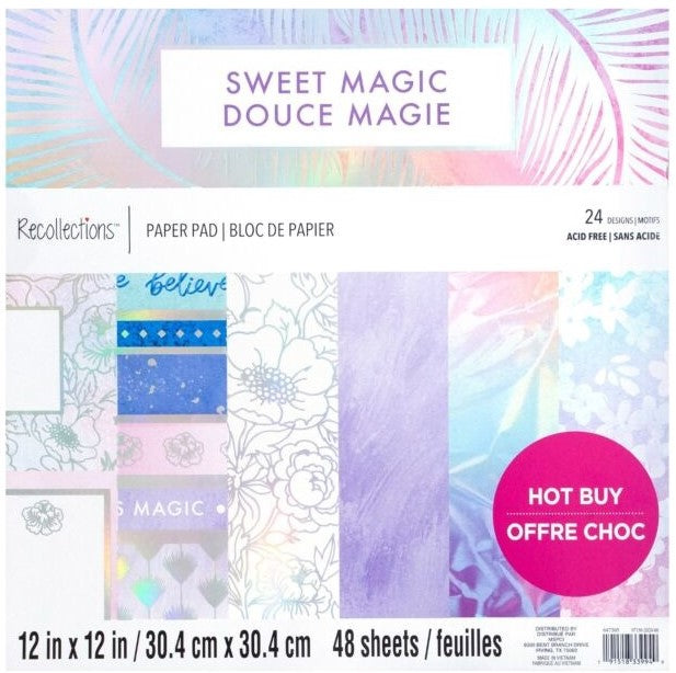 Designpapier 170 g/m2 - 12’’ x 12’’ - Sweet Magic Inhalt:  48 Bogen 24 Designs einseitig bedruckt   Spezifikationen:  12’’ x 12’’ (30.5 cm x 30.5 cm) 170 g/m2 einseitig bedruckt lässt sich gut schneiden säurefrei   Dieses Designpapier / Motivpapier ist geeignet für:  Karten Karten-Verzierungen Plotten Stanzen Prägen Scrapbooking
