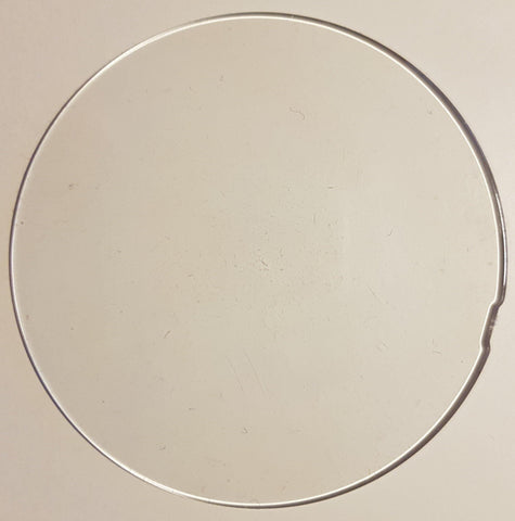 Die Kunststoffscheibe hat einen Durchmesser von 7 cm und ist 1.2 mm stark. Du kannst sie super gravieren, bekleben oder bemalen. Sie ist eigentlich für Kugeln als Trennscheibe gedacht, allerdings bietet diese transparente Scheibe viel mehr als das. Du kannst wunderschöne Gravuren auf die Scheibe bringen oder mit Vinyl bekleben oder bemalen. Lass Deiner Kreativität freien Lauf.