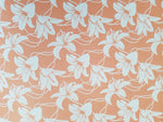 Paper Pad 250 g/m2 - 12’’ x 12’’ - Wild Flowers  Spezifikationen:  12’’ x 12’’ (30.5 cm x 30.5 cm) 250 g/m2 beidseitig bedruckt lässt sich gut schneiden säurefrei    Inhalt:  24 Bogen 24 Designs beidseitig bedruckt    Dieses Paper Pad / Designpapier ist geeignet für:  Karten Karten-Verzierungen Kuverts Geschenkboxen & Verpackungen Plotten Scrapbooking