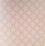 Paper Pad 250 g/m2 - 12’’ x 12’’ - Wild Flowers  Spezifikationen:  12’’ x 12’’ (30.5 cm x 30.5 cm) 250 g/m2 beidseitig bedruckt lässt sich gut schneiden säurefrei    Inhalt:  24 Bogen 24 Designs beidseitig bedruckt    Dieses Paper Pad / Designpapier ist geeignet für:  Karten Karten-Verzierungen Kuverts Geschenkboxen & Verpackungen Plotten Scrapbooking